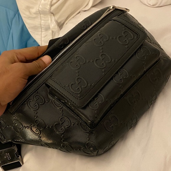 Black Gucci large Fanny pack mint condition - Picture 2 of 7